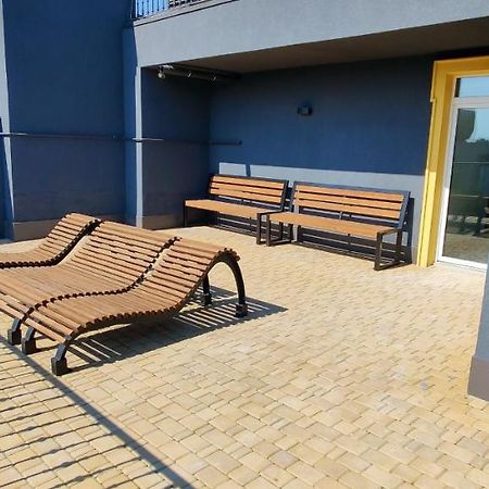 Wood Apartment Odesa Exterior foto
