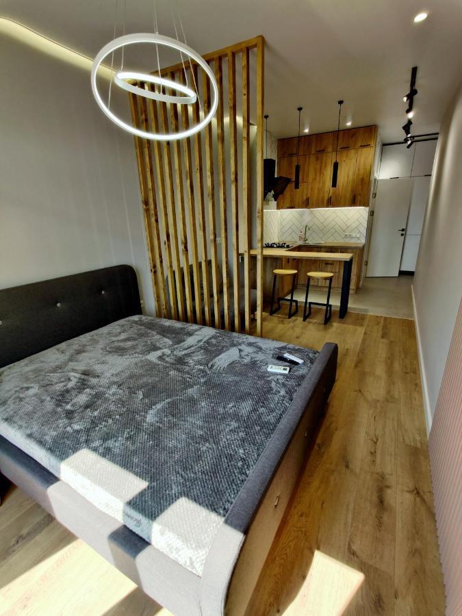 Wood Apartment Odesa Exterior foto