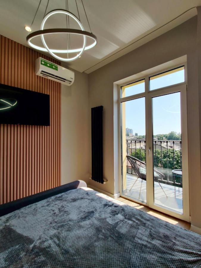 Wood Apartment Odesa Exterior foto